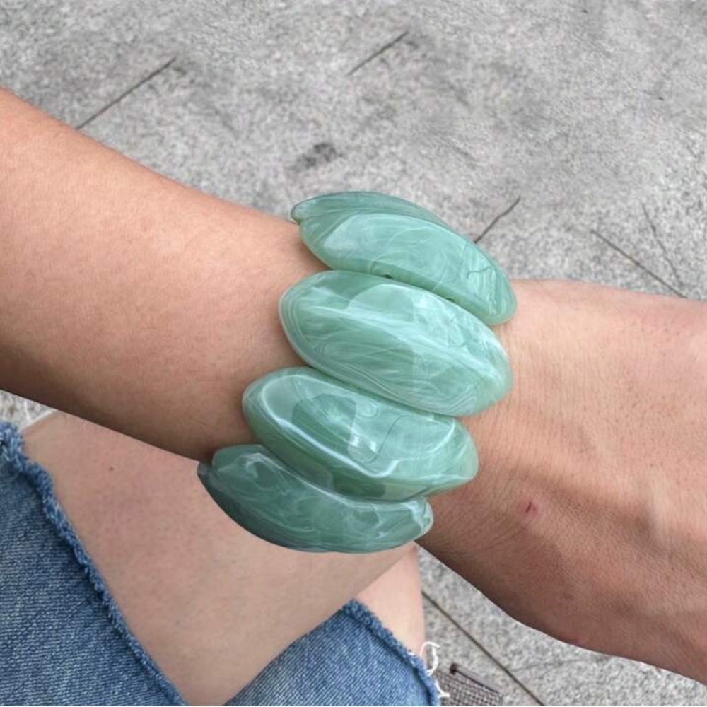 Elegant Green Bangle Bracelet